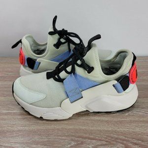 Nike Air Huarache City Low Women's Athletic Shoes